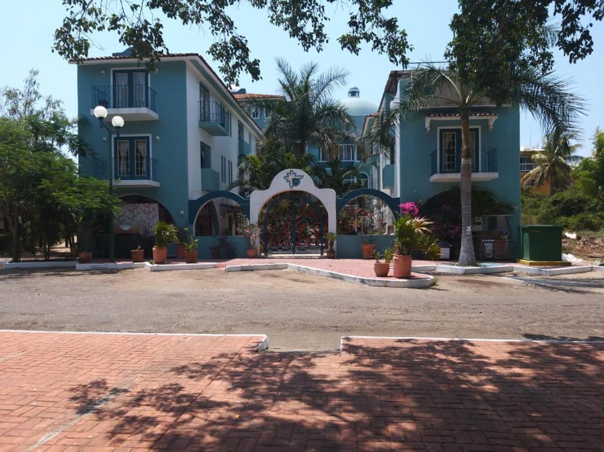 Delphinus Inn Santa Cruz Huatulco Exterior photo